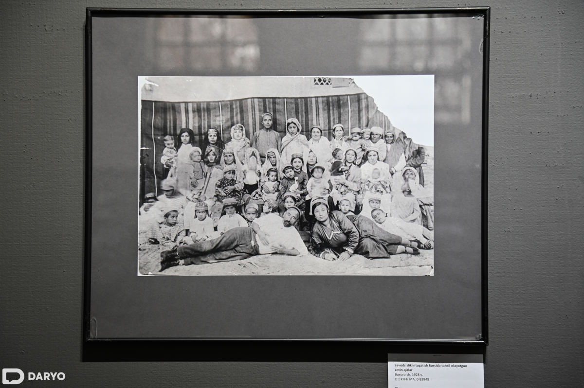 Xotinimning dugonasi bilan anal jinsiy aloqa Jinsiy aloqada katta kokraklar